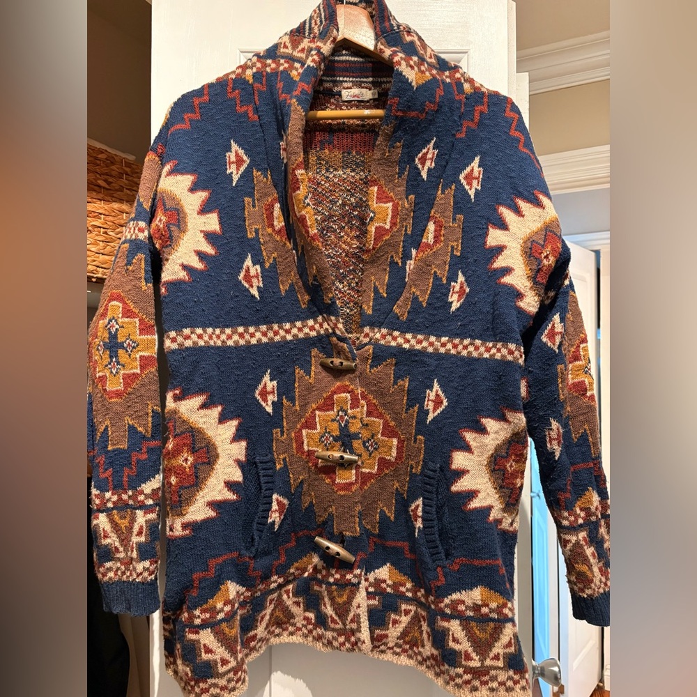Faherty yellow tail cardigan. Used good/fair condition. Women’s small. - Picture 2 of 8